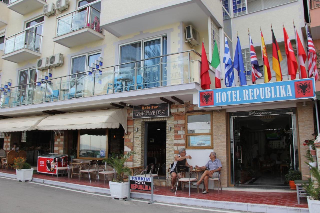 סרנדה Republika Hotel מראה חיצוני תמונה