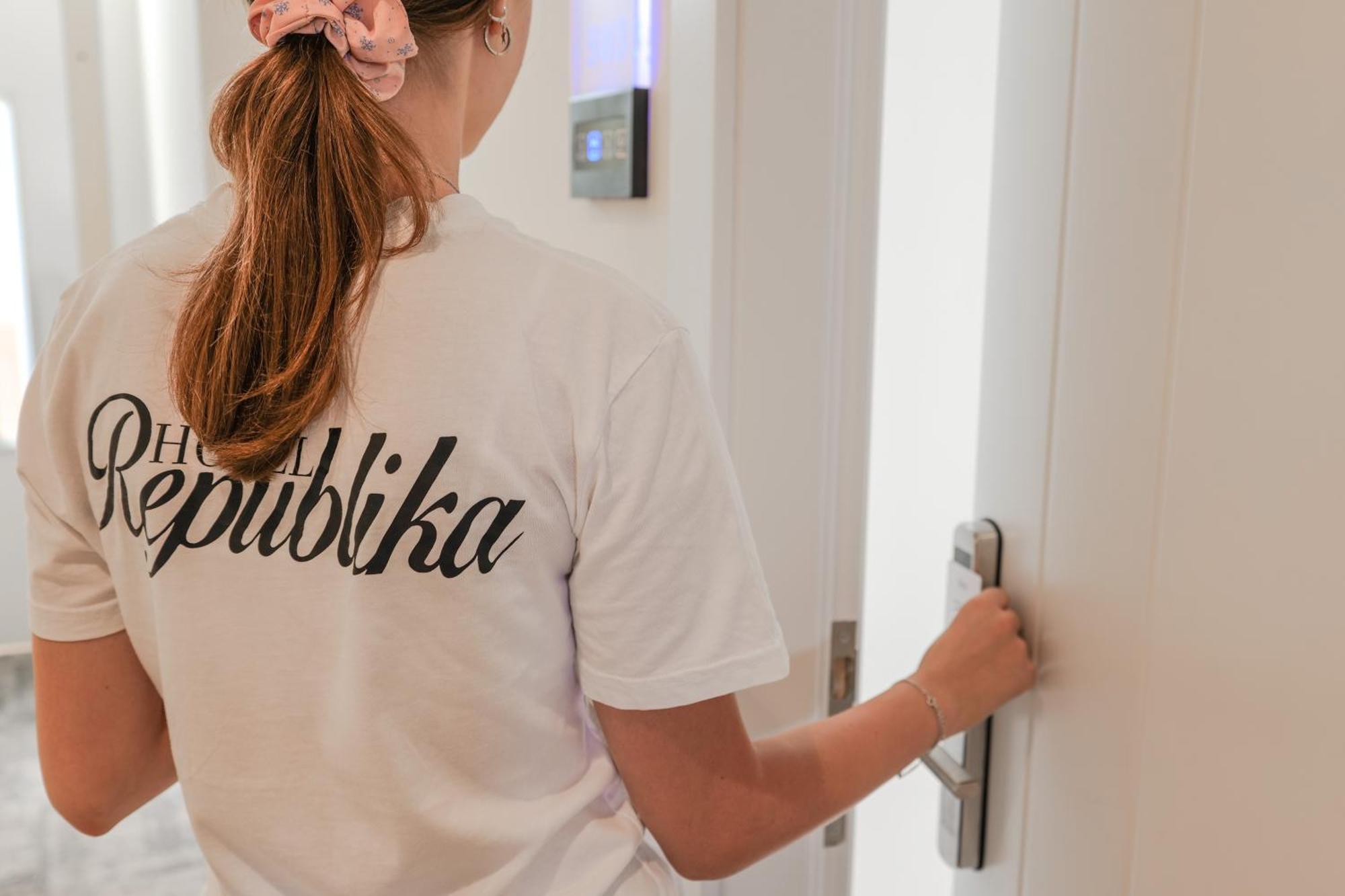 סרנדה Republika Hotel מראה חיצוני תמונה